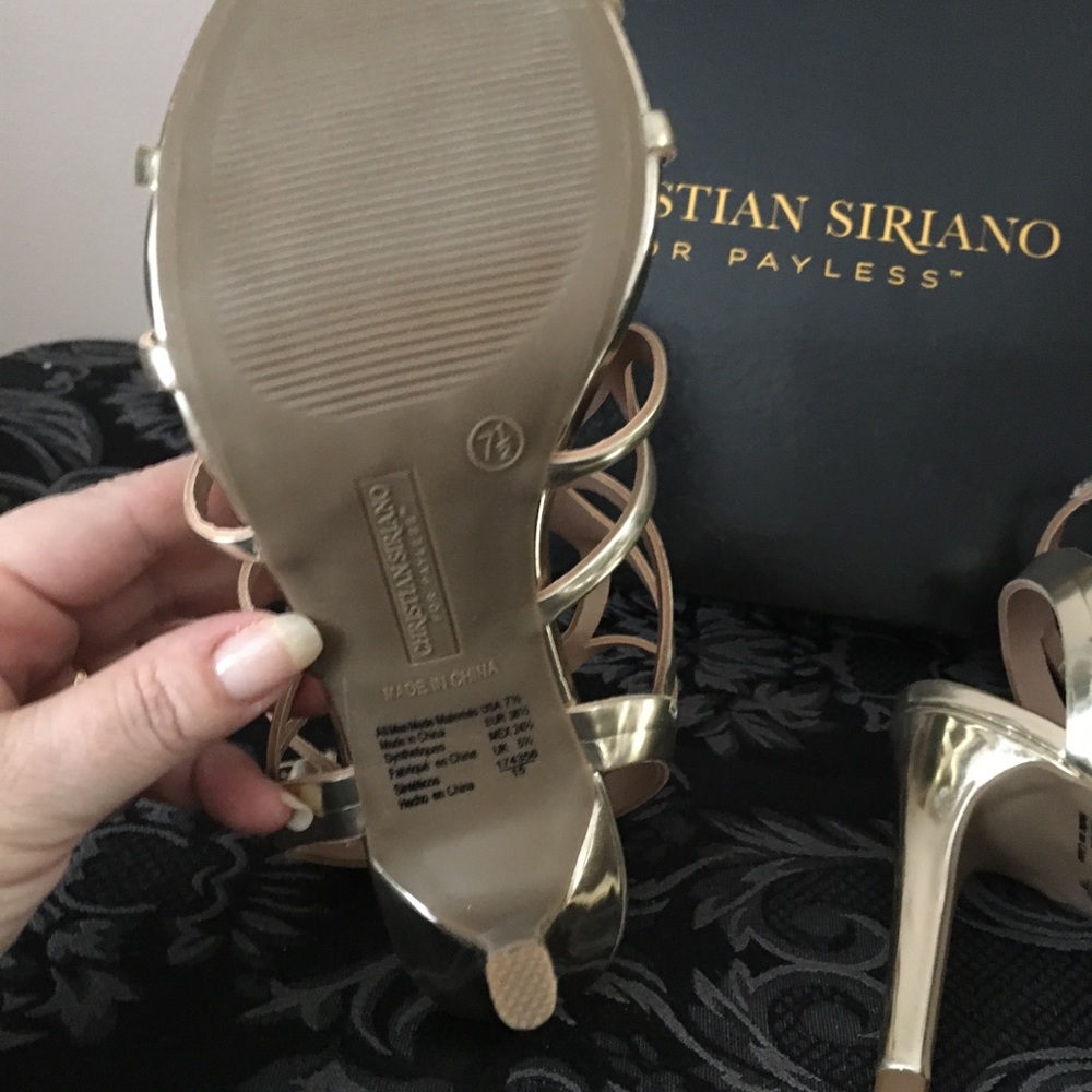 Shoe - Picture 2 of 4